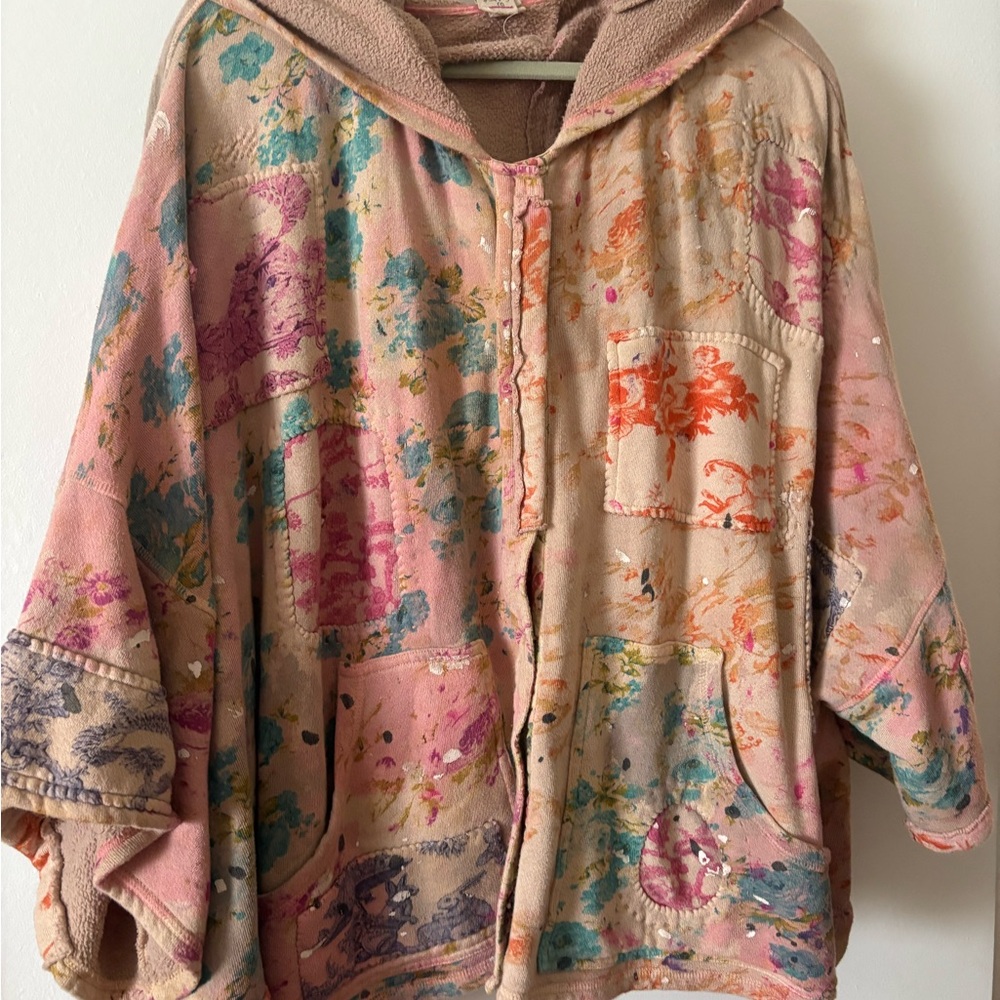 MAGNOLIA PEARL Artistic Multicolor Hooded Cape